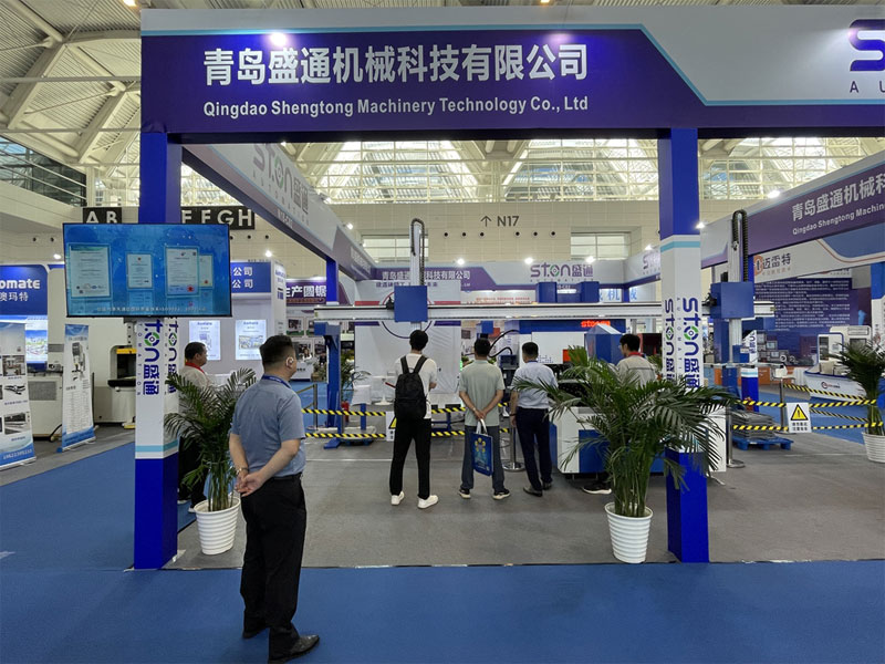 折弯中心推荐-青岛盛通折弯中心，中美贸易战背景下，中国制造业的破局突围之道